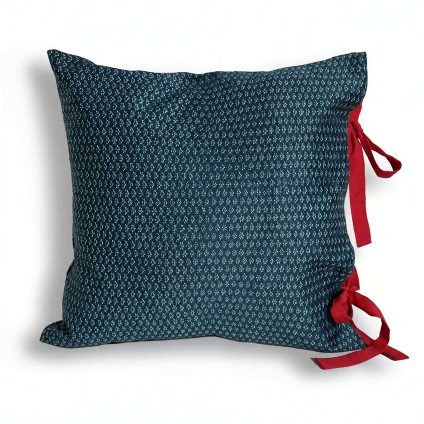 Декоративна перница со новогодишен мотив