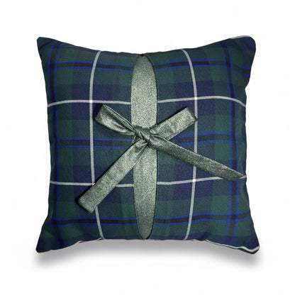 Декоративна перница со новогодишен мотив