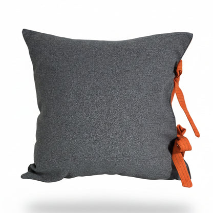 Декоративна перница со новогодишен мотив