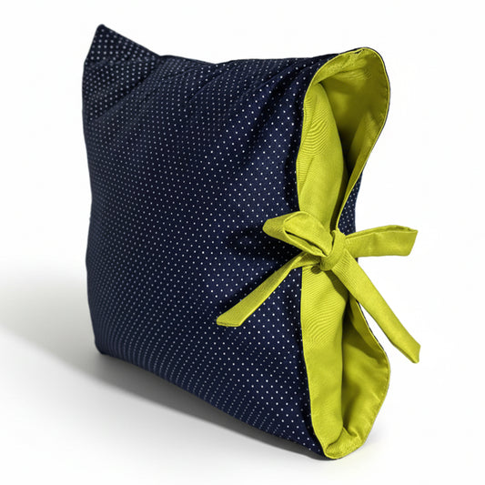 Декоративна перница со новогодишен мотив